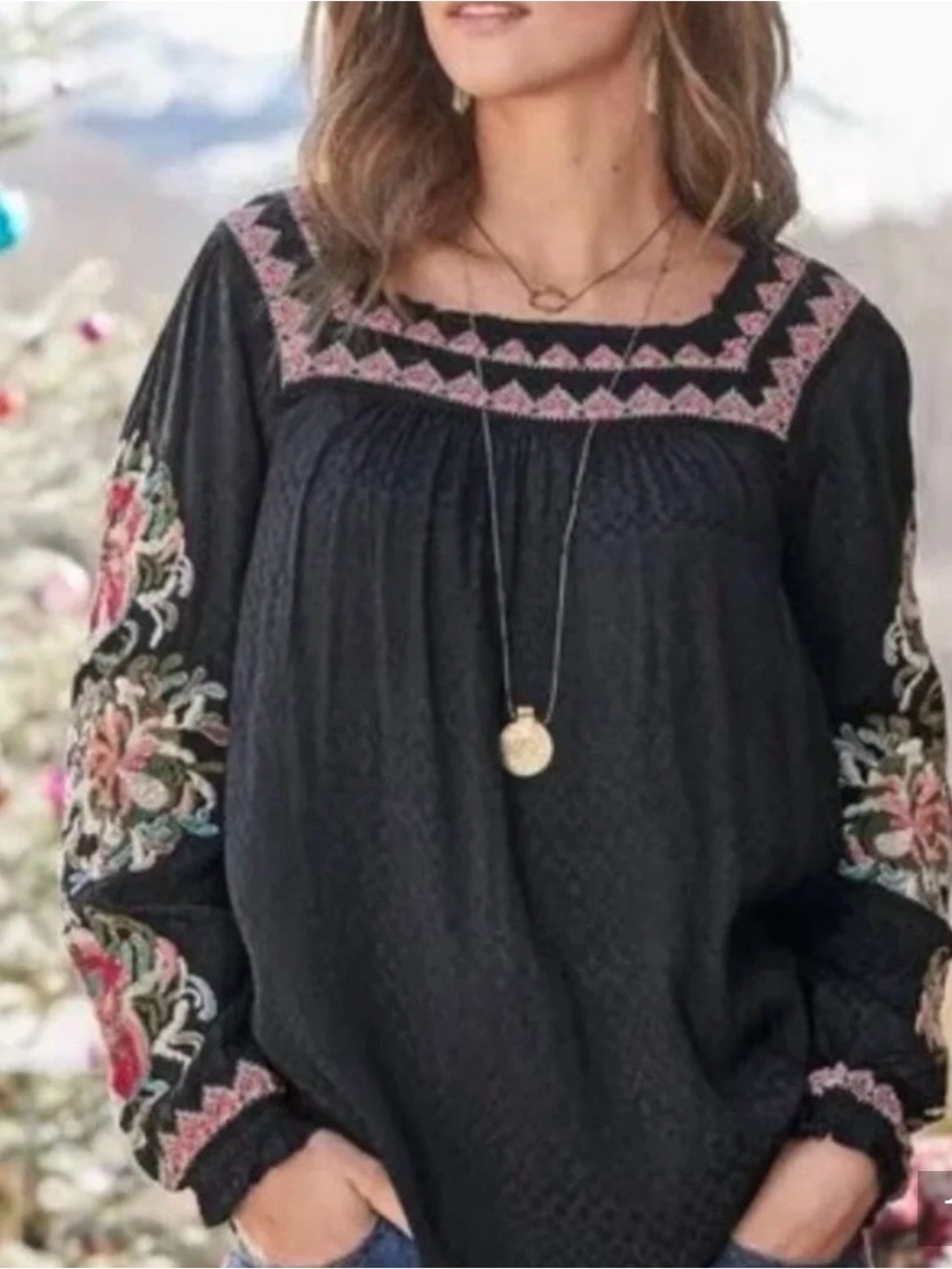 Sundance Artists Vision Black, boho Floral Embroidered blouse, square neck XL